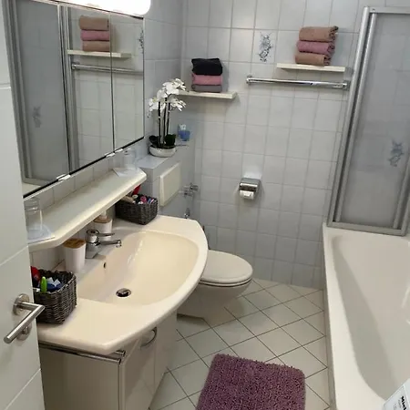 公寓 Ferienwohnung „am Rodenberg“ *